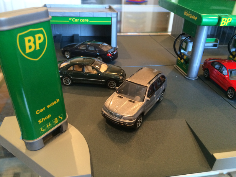 Illustration for article titled Real toy cars at the BP station